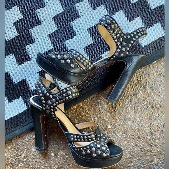 Frye Samantha Stud Platform Heel - Picture 2 of 6